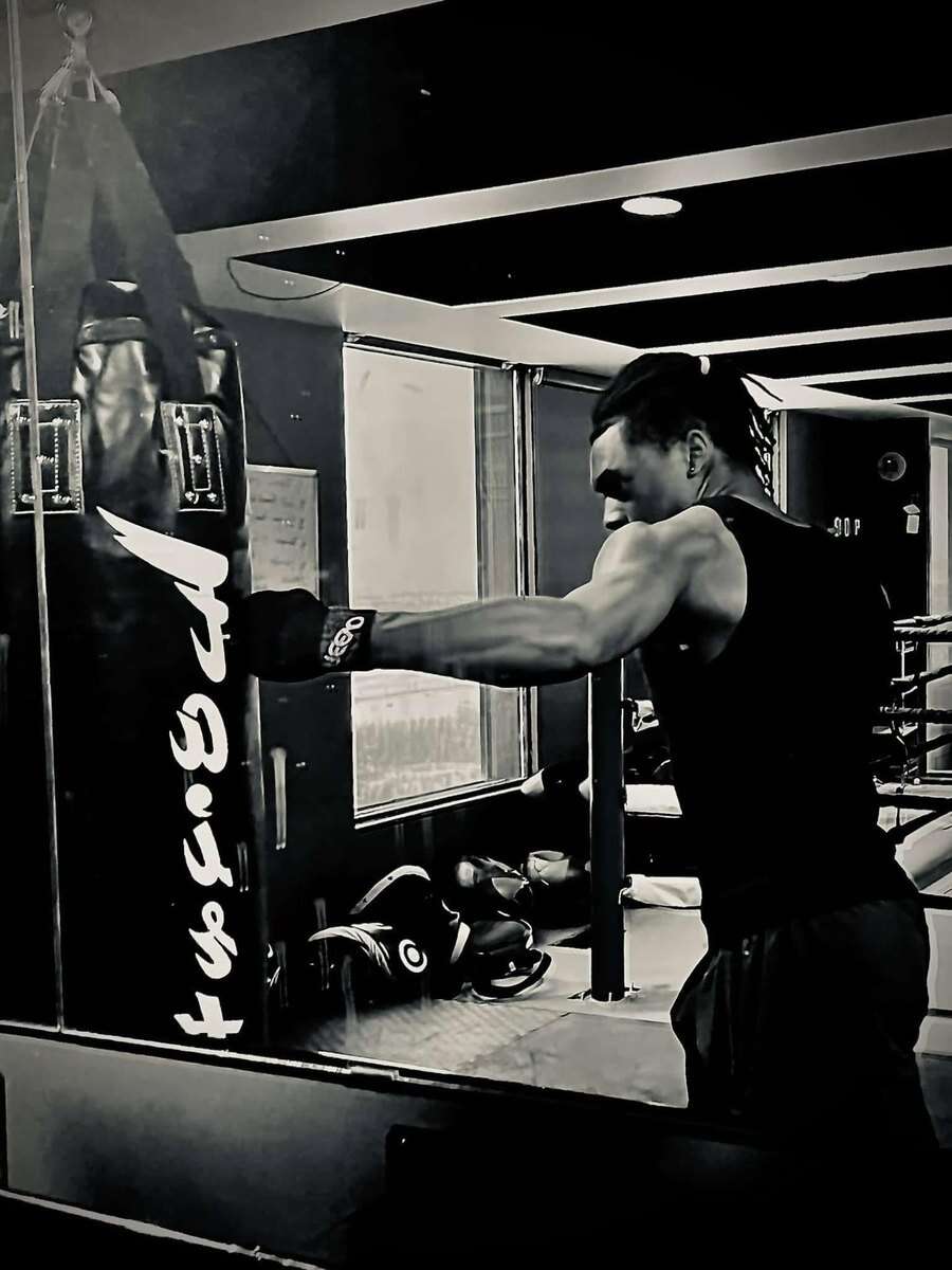 Jesiah Archer working the heavy bag